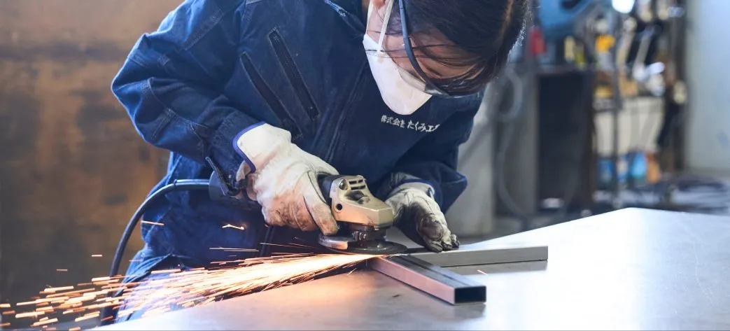 製作を任される社員